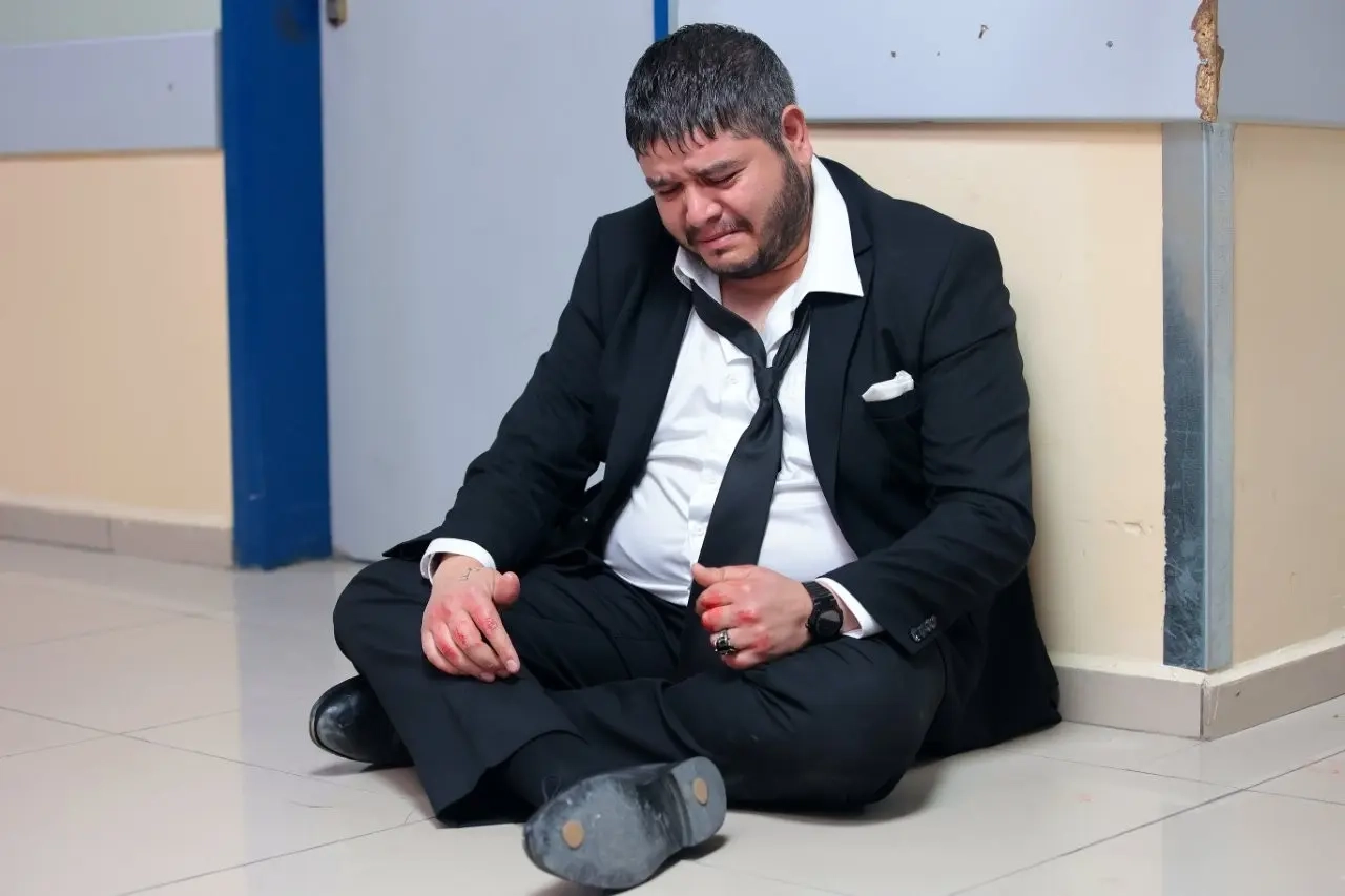 Gallery image 2 for Uzak Sehir Episode 62 Preview And Stills 
