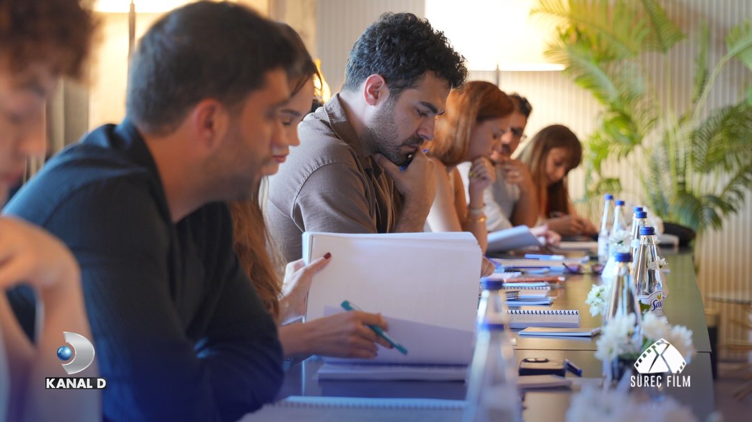 Gallery image 4 for The Official Pictures From The Scrip Reading Of Haysiyet Are Out!