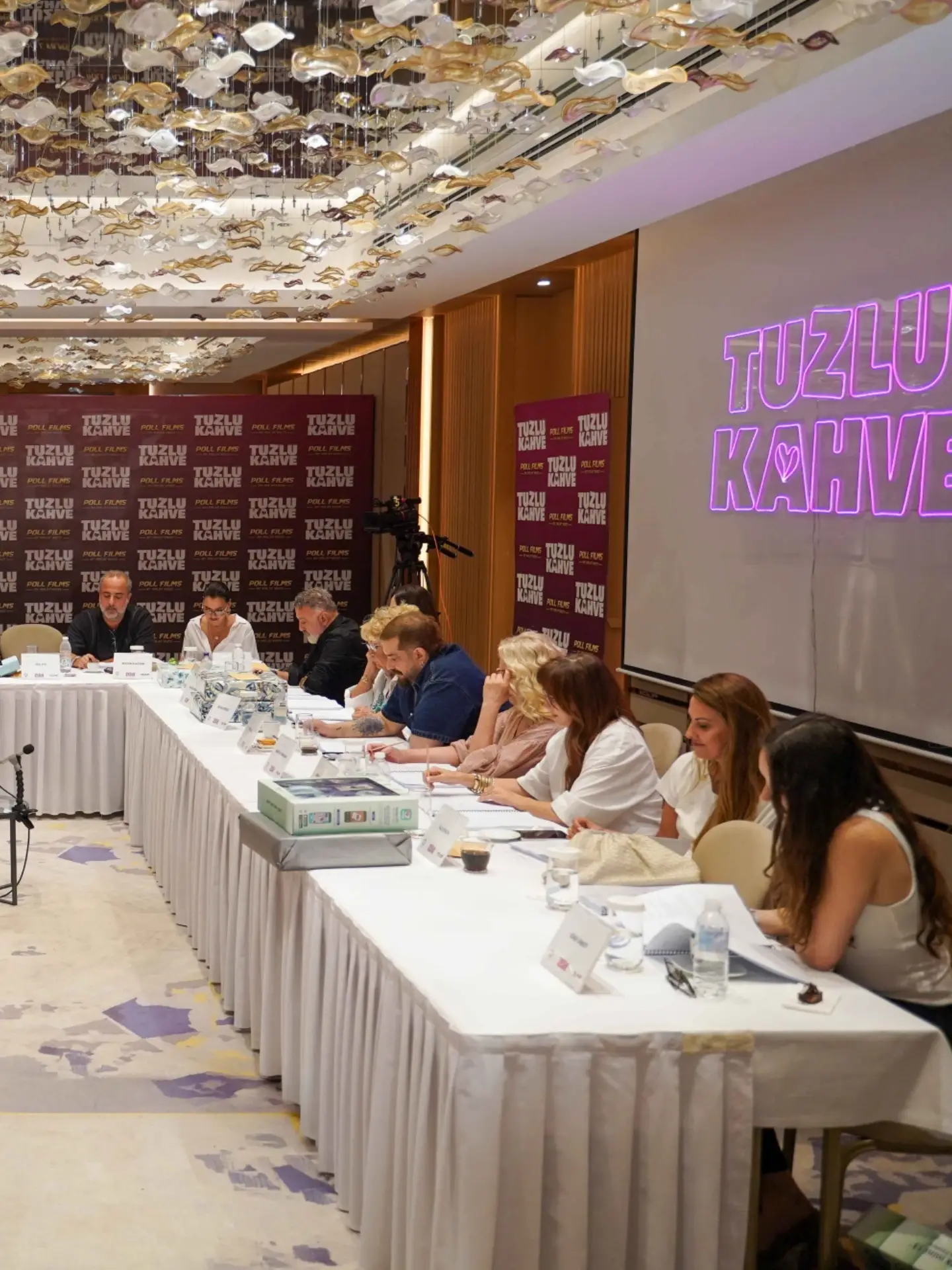 Gallery image 19 for Tuzlu Kahve: Eda Ece and Bugra Gulsoy Team Up for Star TV's New Family Comedy