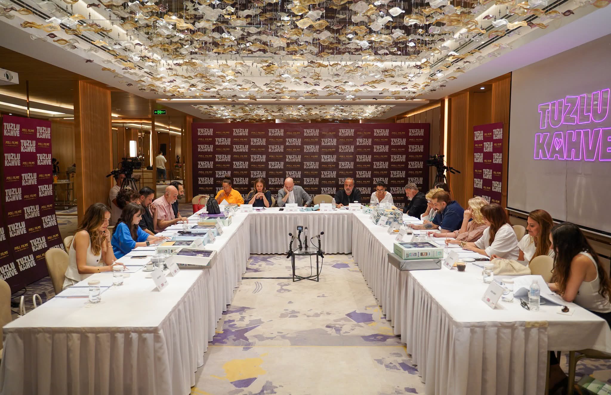 Gallery image 14 for Tuzlu Kahve: Eda Ece and Bugra Gulsoy Team Up for Star TV's New Family Comedy