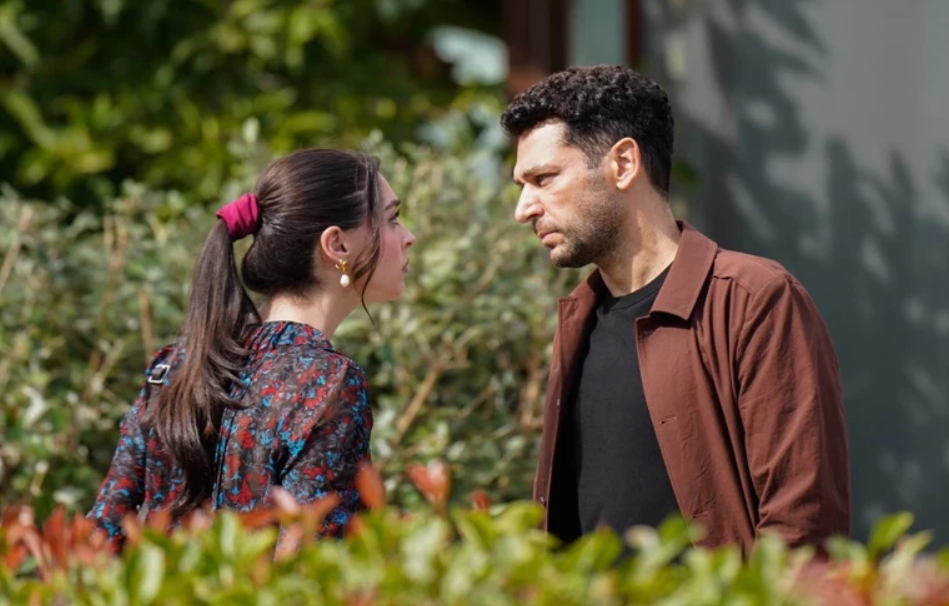 https://dizitrack.com/blog/kadir-cermik-eslem-akar-gozleri-karadeniz-drama