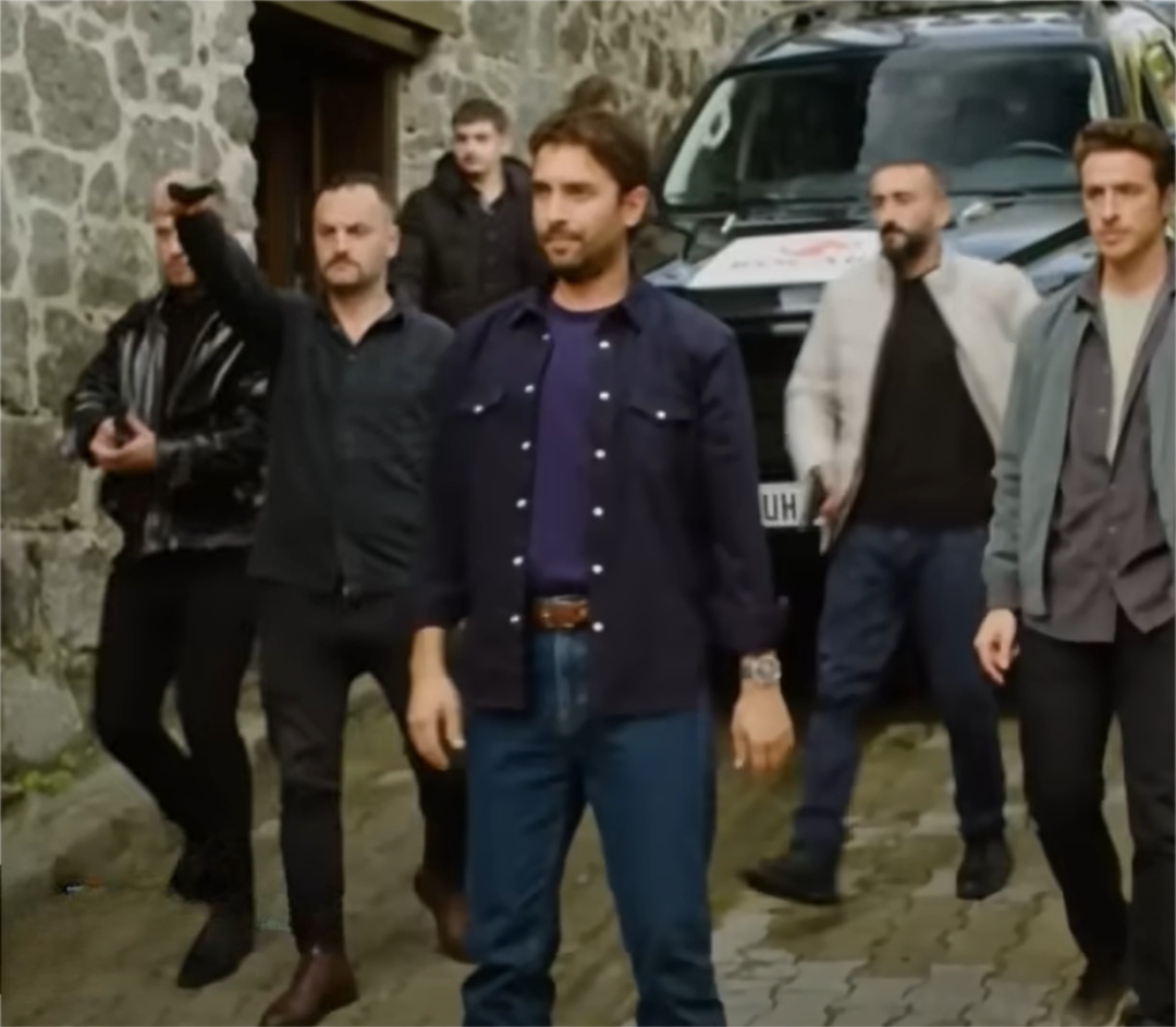 https://dizitrack.com/blog/ask-ve-gozyasi-director-change-baric-arduc-hande-ercel